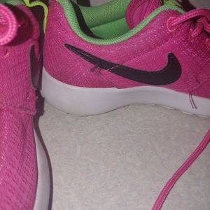 Girls sneakers